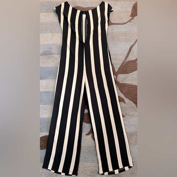 Free People x Flynn Skye Cap Sleeve Downtown Crepe Jumper in Black & Off White - Picture 7 of 7